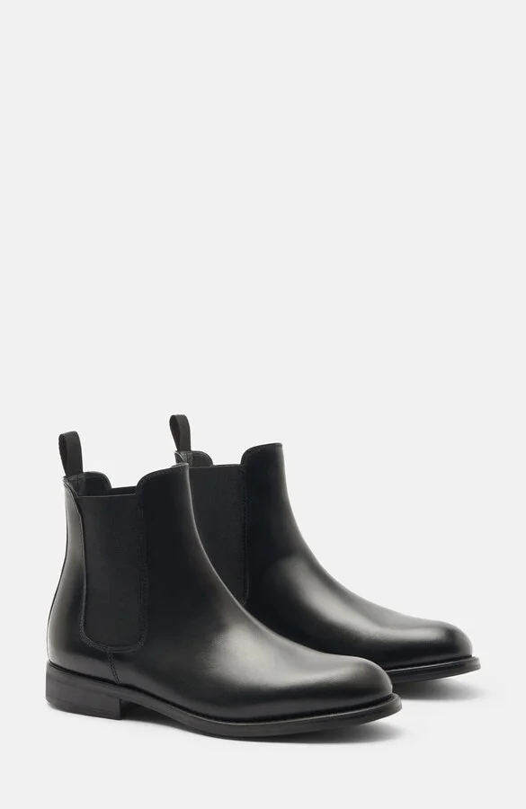 Claudia Chelsea Boots