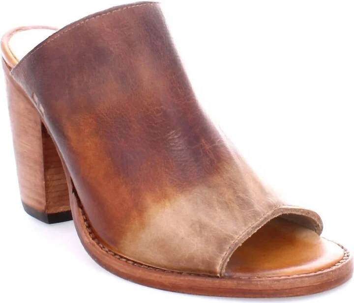 Clavel In Brown