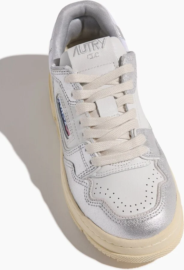 CLC Low Women Sneaker in White/Silver - Image 4