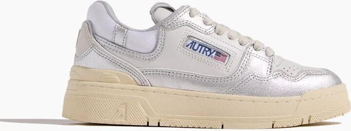 CLC Low Women Sneaker in White/Silver