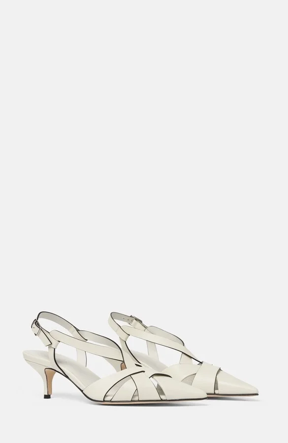 Clio Pumps