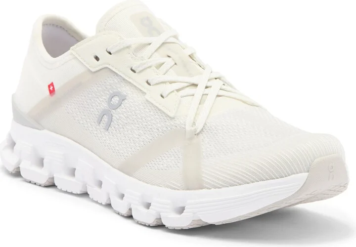 White/ Wolf