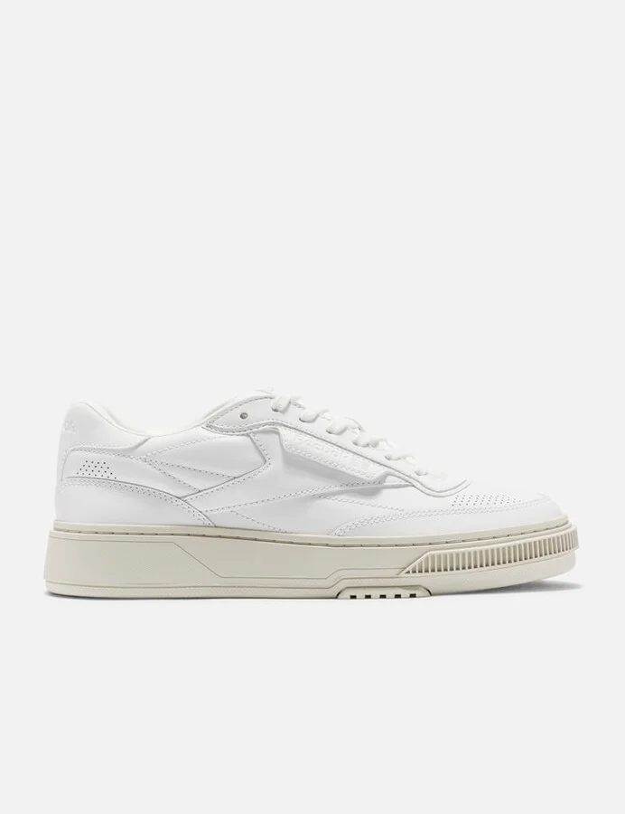 White > 白色 > 화이트 > ホワイト