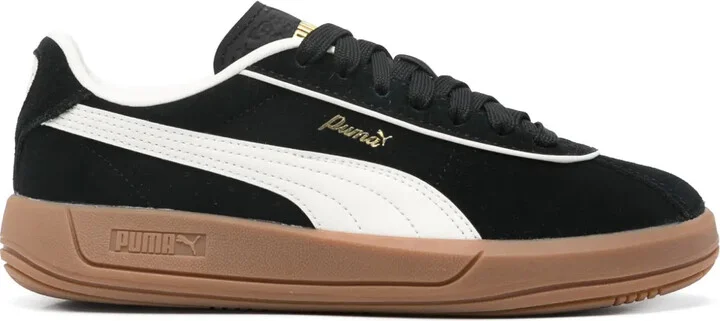 Club sneakers