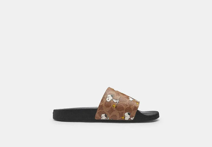 Coach X Peanuts Pool Slide In Signature Canvas With Snoopy Print - Image 2