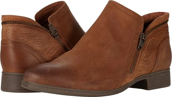 Cobb Hill Crosbie Bootie Women's Boots Tan : 6 D - Wide, Leather