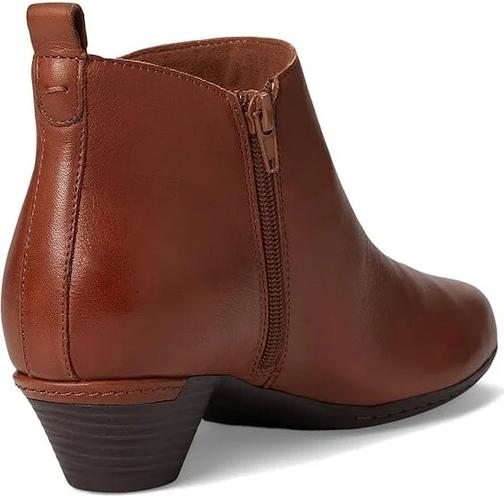 Cobb Hill Larsa Women's Boots Cognac Leather : 8.5 D - Wide - Image 4