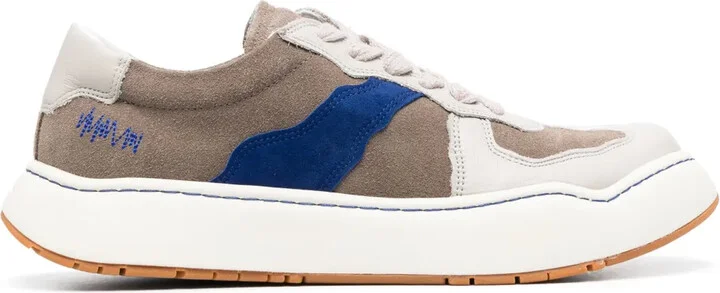 Colour-Block Panel Low-Top Sneakers
