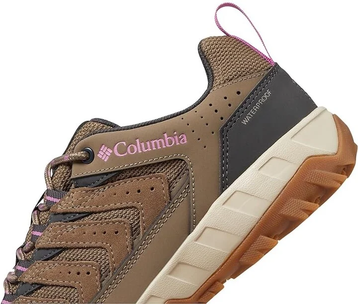 Columbia Strata Trailtm Low Wp Women's Shoes Wet Sand/Berry Patch : 10 D - Wide, Leather - Image 4