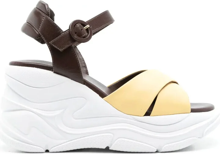 Comfort platform leather sandals