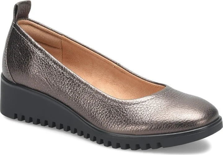 Comfortiva Dillon Leather Flat