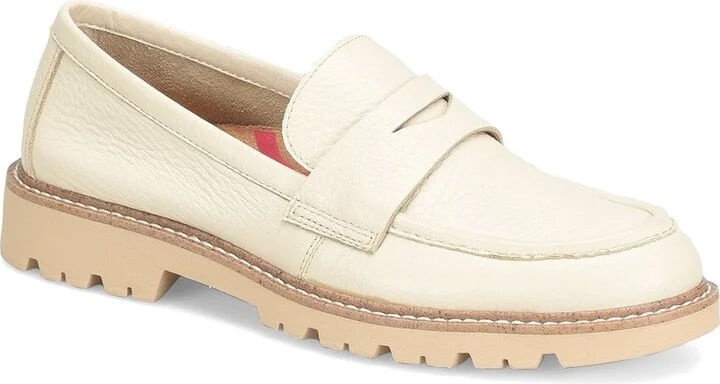 Comfortiva Lakota Leather Flat