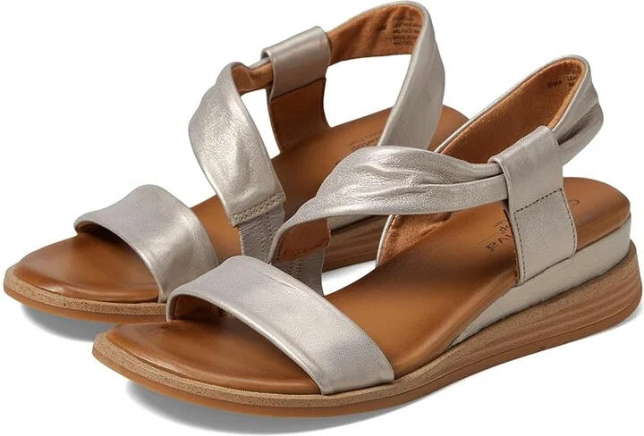 Comfortiva Marcy Women's Sandals Champagne : 6 M (B), Leather