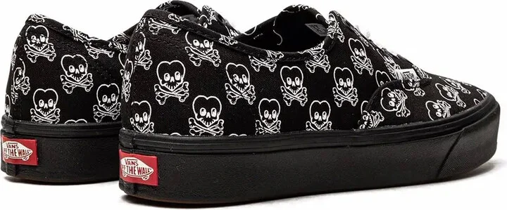 ComfyCush Authentic "Cold Hearted" sneakers - Image 3