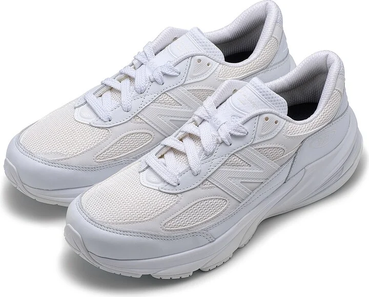 COMME des GARCONS HOMME x New Balance 990v6 Sneaker in White