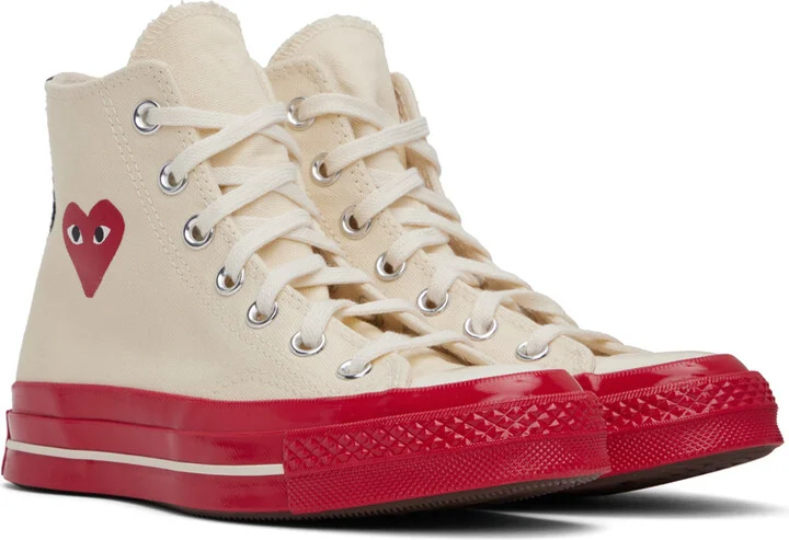 COMME des GARÇONS PLAY Off-White & Red Converse Edition PLAY Chuck 70 High-Top Sneakers - Image 4
