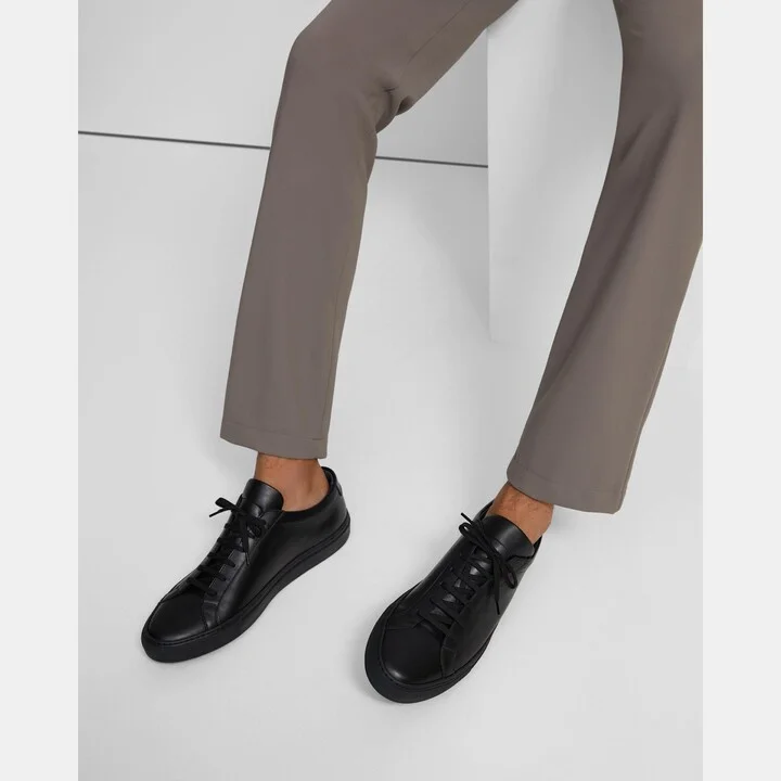 Black/black Sole