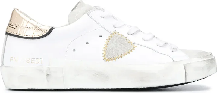 Contrasting Croc-Effect Sneakers