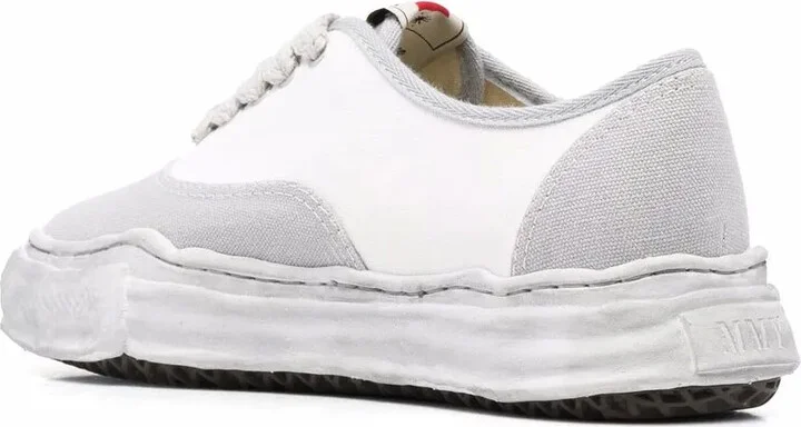 Contrasting-Panel Design Sneakers - Image 3