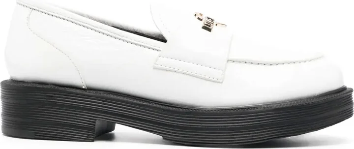 Contrasting-Sole Logo Plaque Loafers