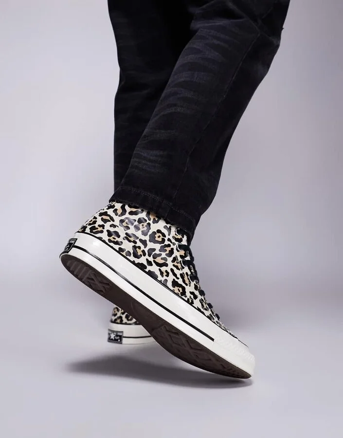Converse Chuck 70 glow in the dark sneakers in leopard print - Image 4