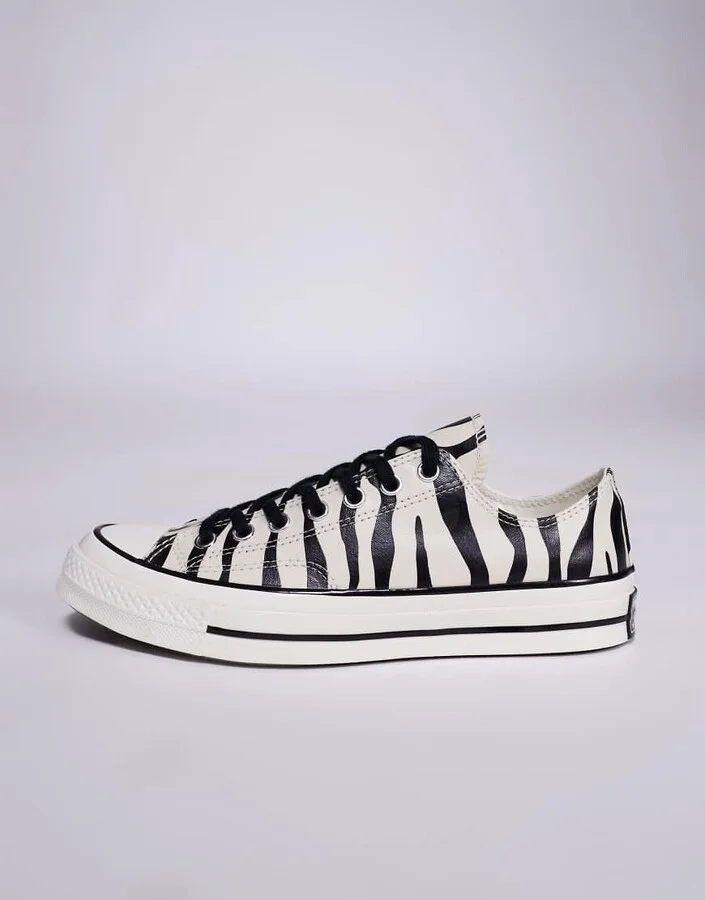 Converse Chuck 70 glow in the dark sneakers in zebra print - Image 2