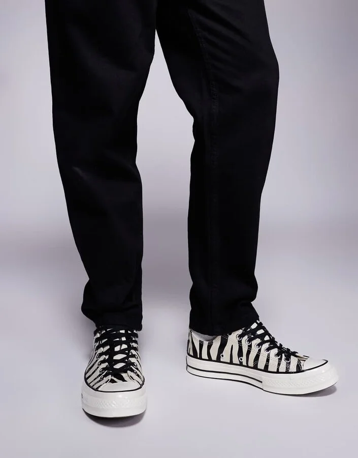 Converse Chuck 70 glow in the dark sneakers in zebra print - Image 4