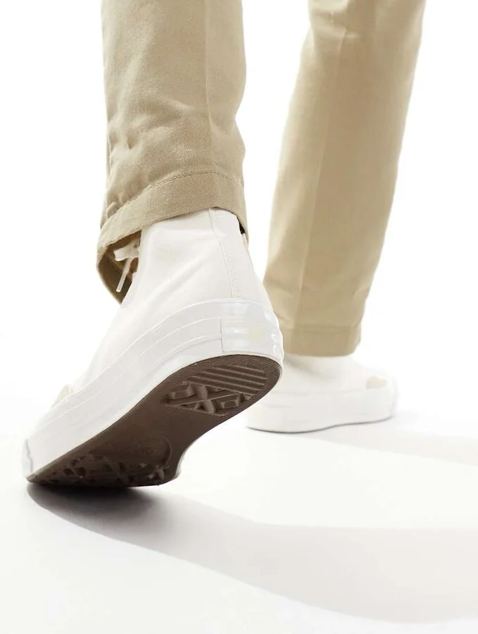 Converse Chuck 70 Luxe sneakers in off - Image 4