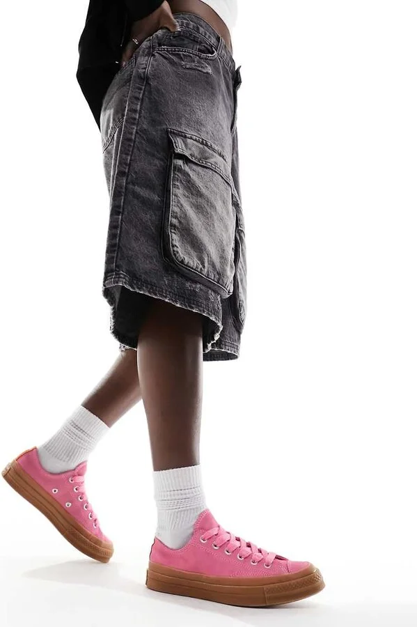 Converse Chuck 70 Ox sneakers in pink with gum soles