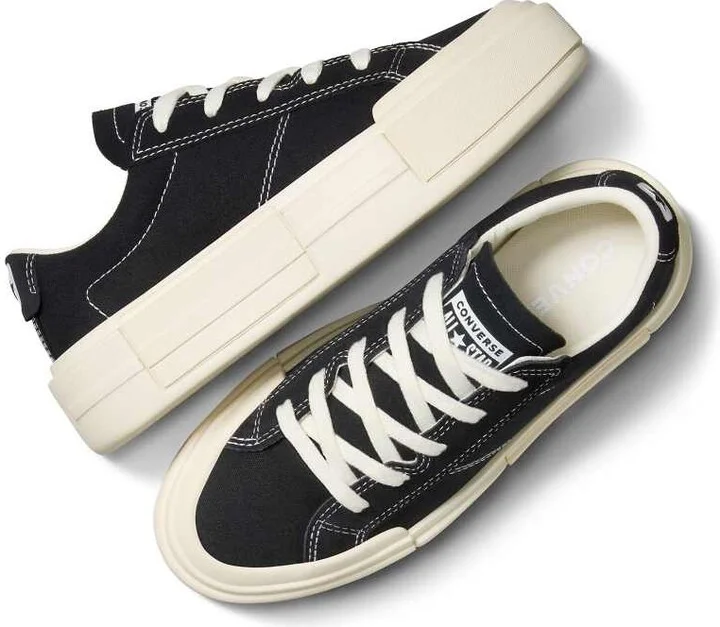 Converse Chuck Taylor All Star Cruise sneakers in black and white - Image 3
