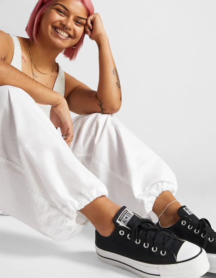 CONVERSE Chuck Taylor All Star Lift Platform Womens Low Top Shoes - Image 6