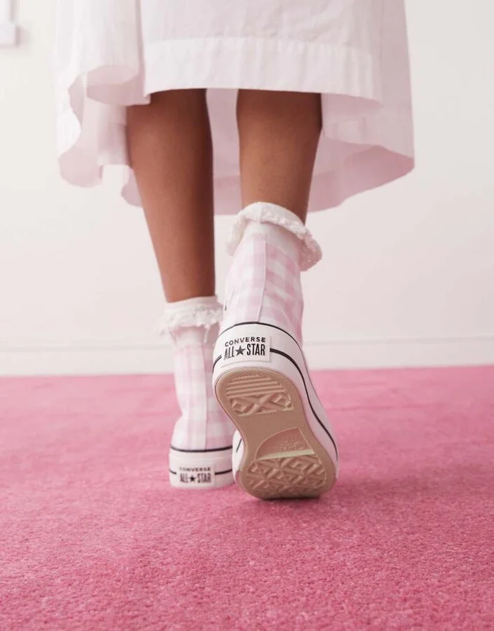 Converse Chuck Taylor All Star Lift sneakers in white and pink checkerboard - Image 2
