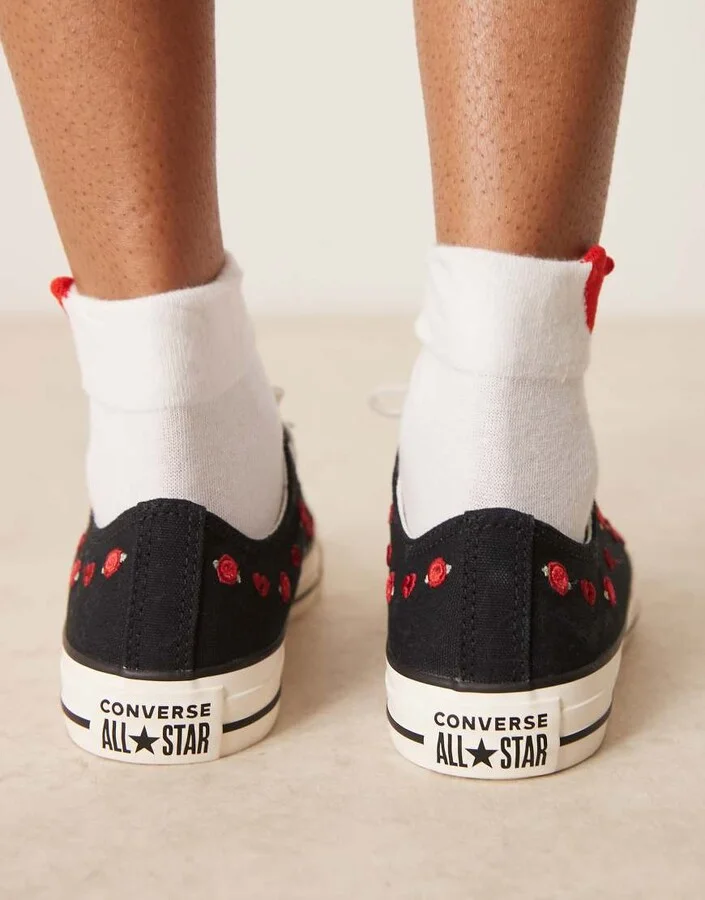 Converse Chuck Taylor All Star sneakers in black with hearts and roses embroidery - Image 3