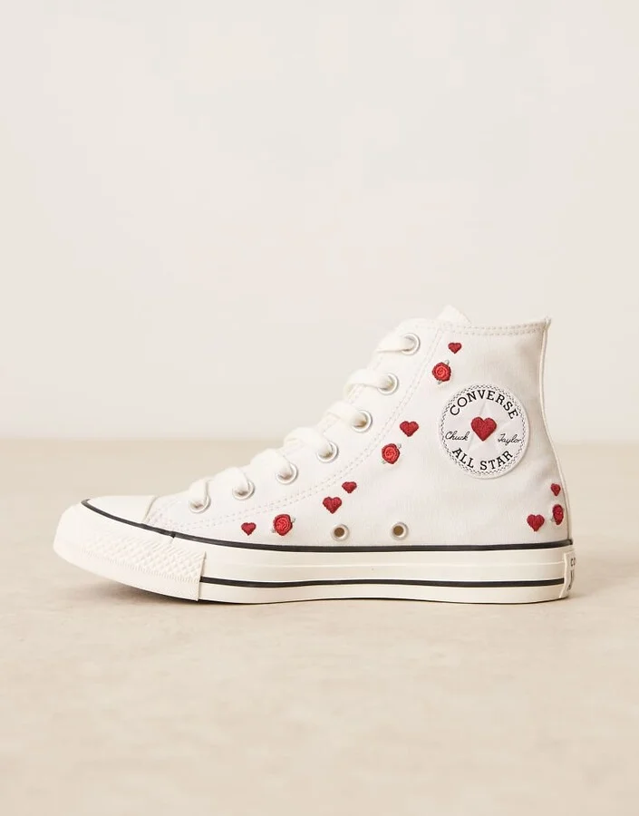 Converse Chuck Taylor All Star sneakers in white with hearts and roses embroidery - Image 2
