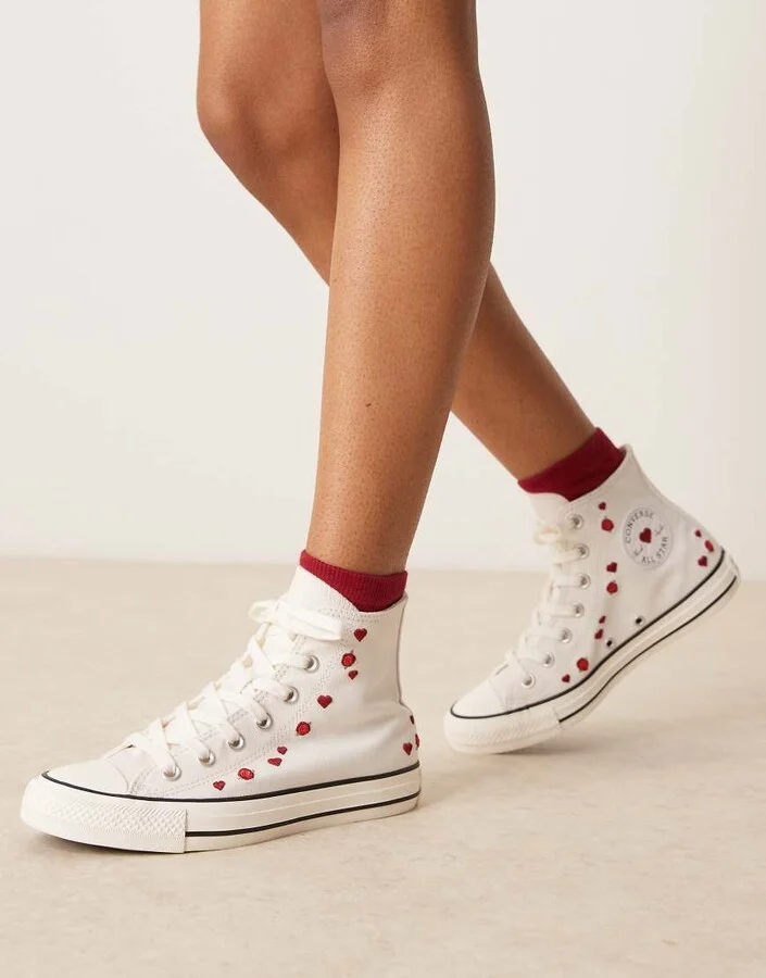 Converse Chuck Taylor All Star sneakers in white with hearts and roses embroidery
