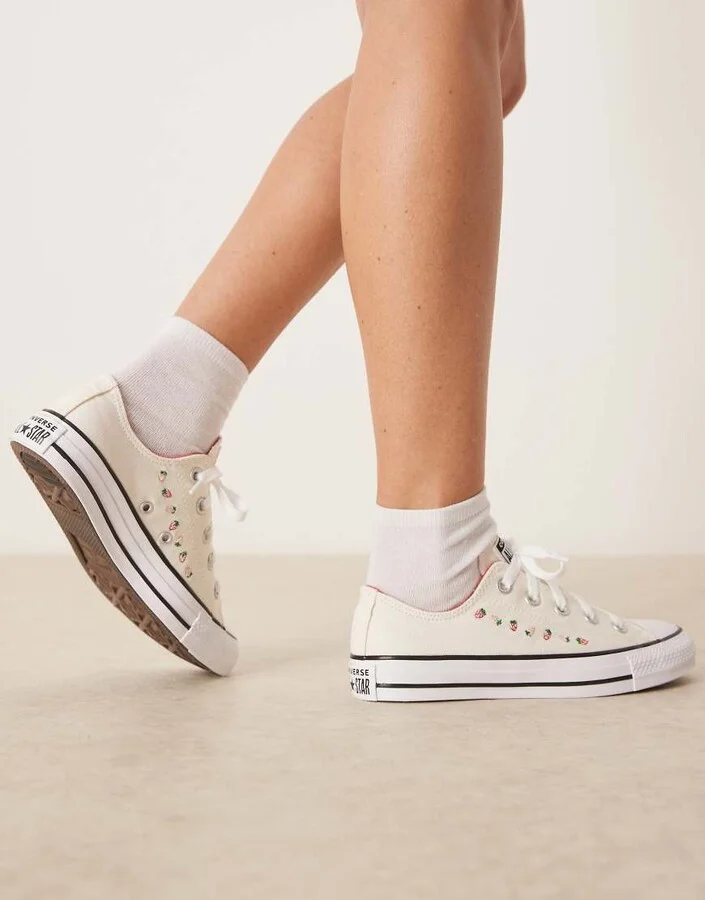 Converse Chuck Taylor All Star sneakers in white with strawberry detailing - Image 3