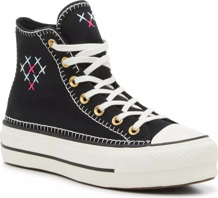 Converse Chuck Taylor HighTop Platform Sneaker