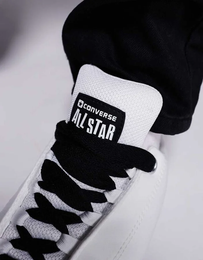 Converse Puff Taylor sneaker in white with black detail - Image 3