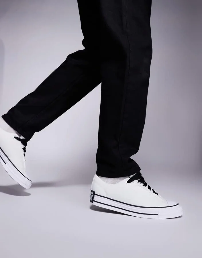 Converse Puff Taylor sneaker in white with black detail - Image 4