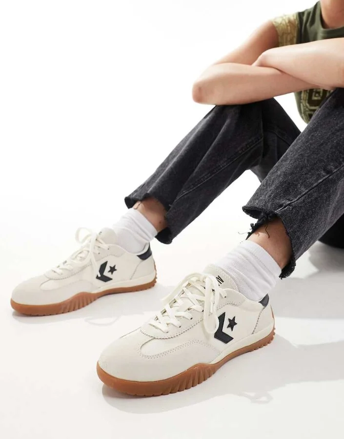 Converse Run Star sneakers in off