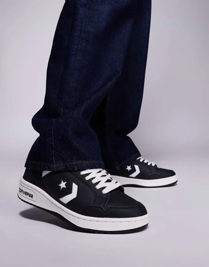 Converse Weapon sneaker in black with white detail - Image 4