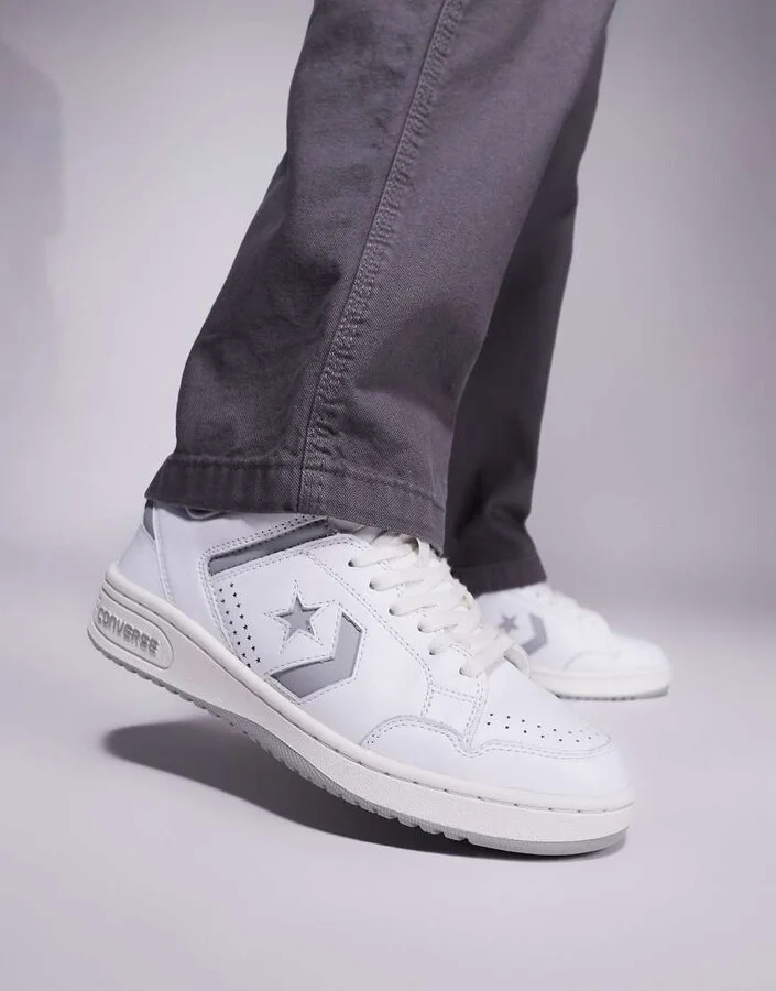 Converse Weapon sneakers in white with gray detail - Image 3