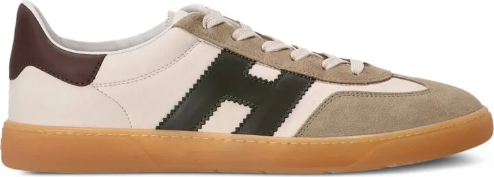 Cool low-top leather sneakers