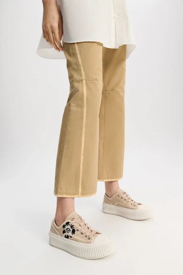 Cotton canvas platform sneakers with flower embroidery - Image 4