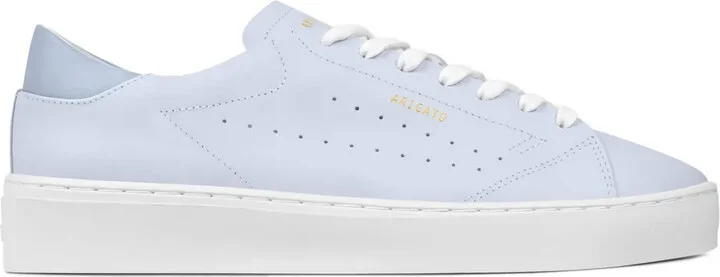 Court sneakers