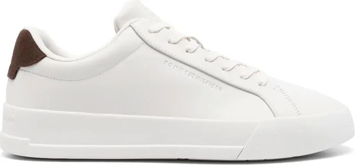 Court sneakers