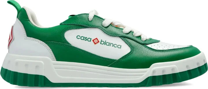 Court sneakers