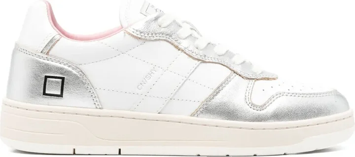 Court sneakers