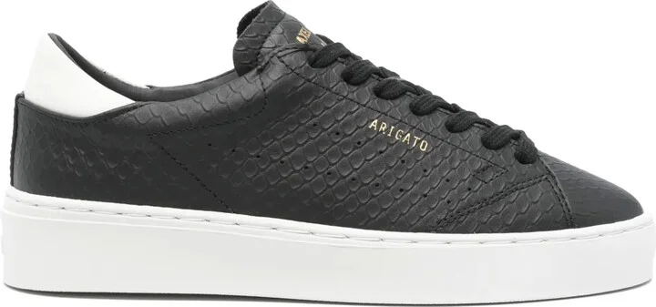 Court sneakers