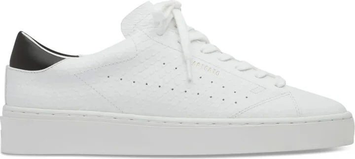 Court sneakers